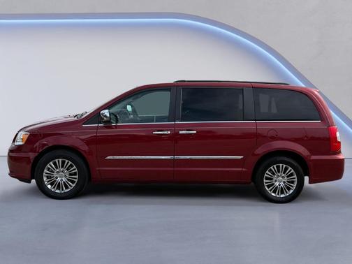2013 Chrysler Town & Country Touring-L