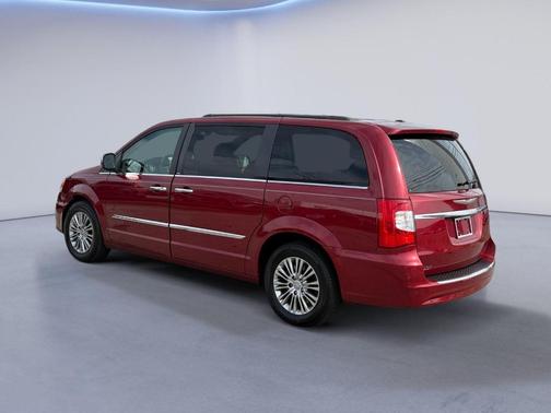 2013 Chrysler Town & Country Touring-L