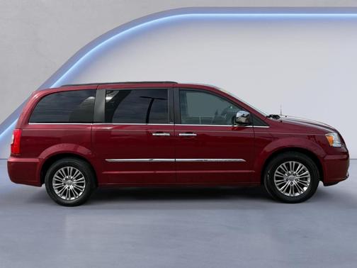 2013 Chrysler Town & Country Touring-L