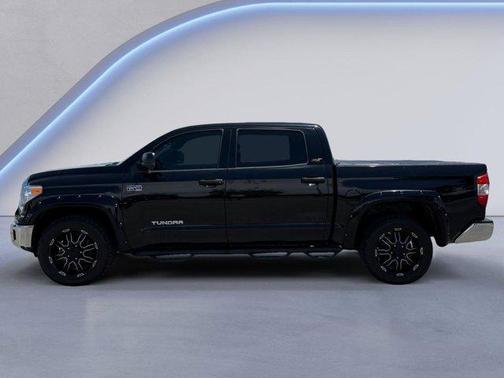 Black 2015 Toyota Tundra SR5