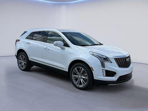 Crystal White Tri-Coat 2026 Cadillac XT5 Premium Luxury