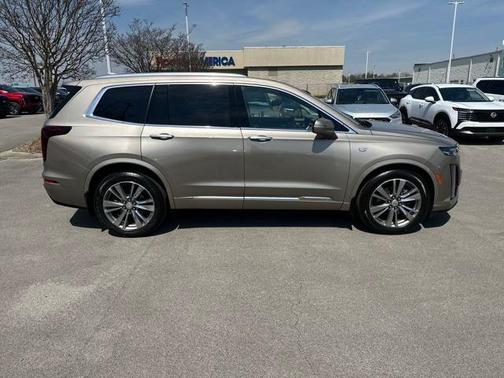 2022 Cadillac XT6 Premium Luxury FWD