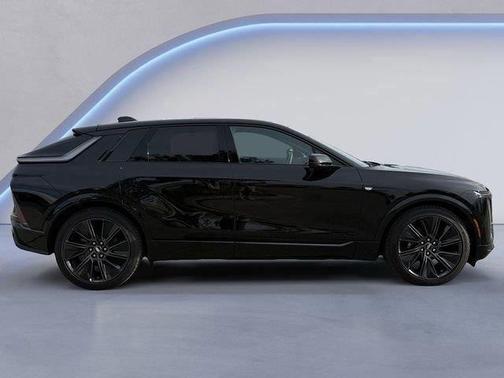 2025 Cadillac LYRIQ Sport