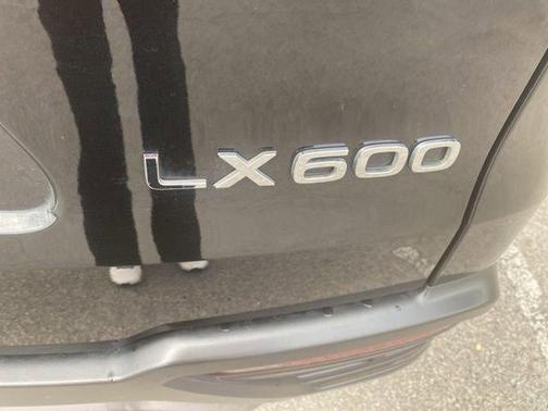 2022 Lexus LX 600 Premium