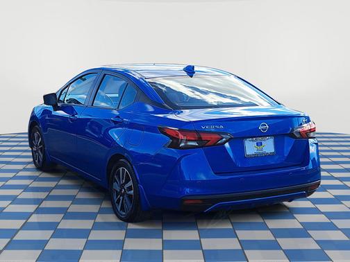 2022 Nissan Versa SV