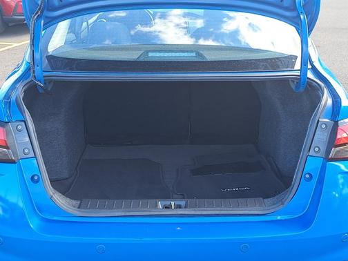 2022 Nissan Versa SV