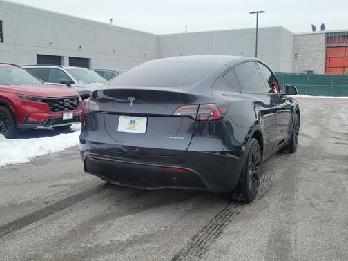 2025 Tesla Model Y Long Range