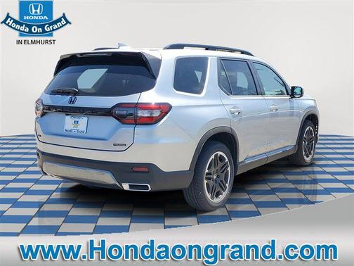 Solar Silver Metallic 2026 Honda Pilot Touring S