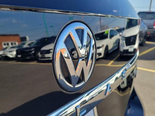 2018 Volkswagen Atlas 3.6L SEL Premium