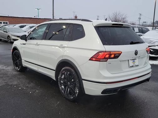 2022 Volkswagen Tiguan SE R-Line Black