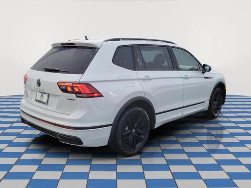 2022 Volkswagen Tiguan SE R-Line Black