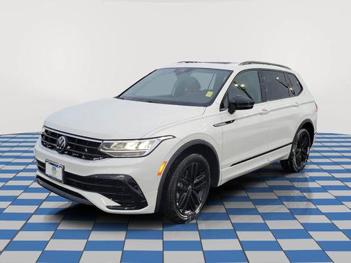 2022 Volkswagen Tiguan SE R-Line Black