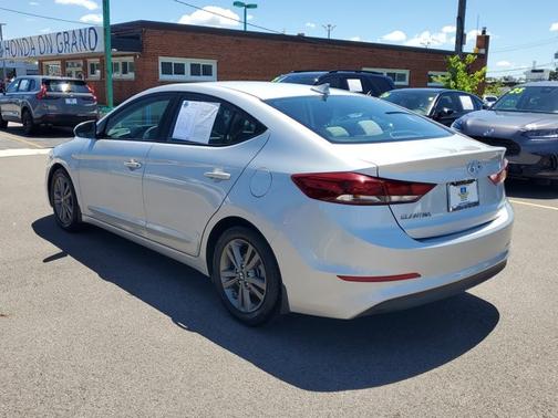 Symphony Silver 2018 Hyundai ELANTRA SEL