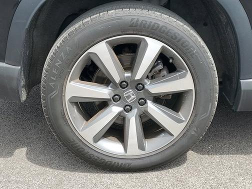Black 2024 Honda Pilot Elite