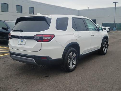 2023 Honda Pilot EX-L 7 Passenger