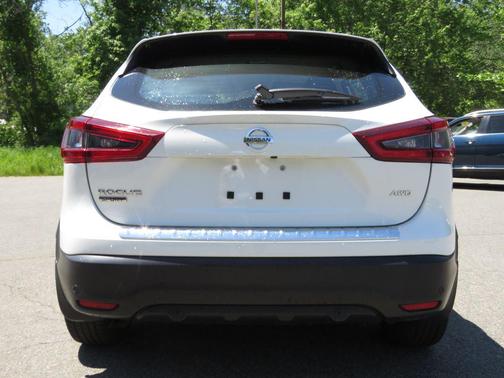 Glacier White 2021 Nissan Rogue Sport S