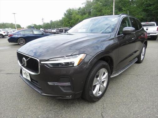 2022 Volvo XC60 B5 Momentum