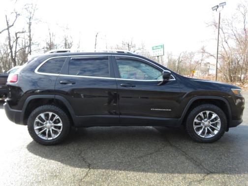 Diamond Black Crystal Pearlcoat 2019 Jeep Cherokee Latitude Plus