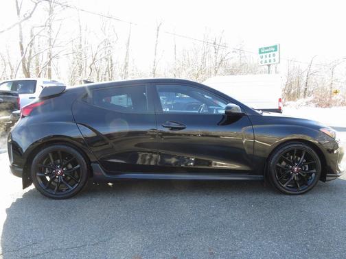 2019 Hyundai Veloster Base