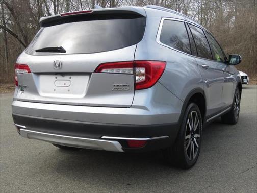 2022 Honda Pilot Touring 8-Passenger