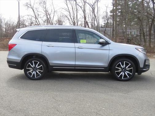 2022 Honda Pilot Touring 8-Passenger