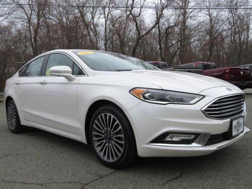 White Platinum Clearcoat Metallic 2017 Ford Fusion SE
