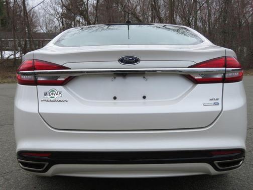 White Platinum Clearcoat Metallic 2017 Ford Fusion SE