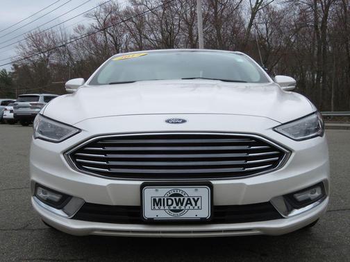 White Platinum Clearcoat Metallic 2017 Ford Fusion SE