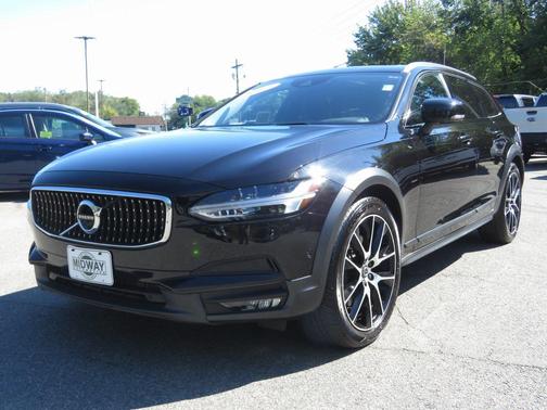 2017 Volvo V90 Cross Country T6