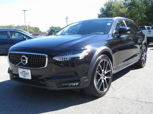 2017 Volvo V90 Cross Country T6