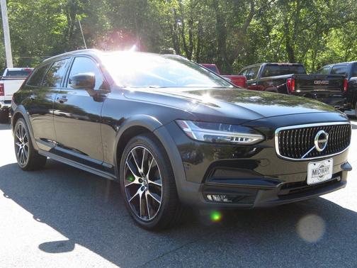 2017 Volvo V90 Cross Country T6