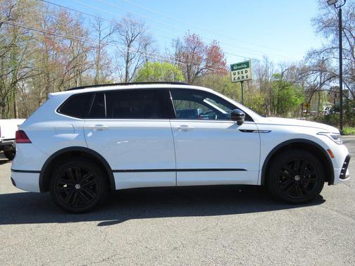 Pure White 2022 Volkswagen Tiguan 2.0T SE R-Line Black 4MOTION