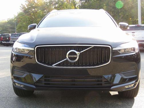2021 Volvo XC60 T5 Momentum