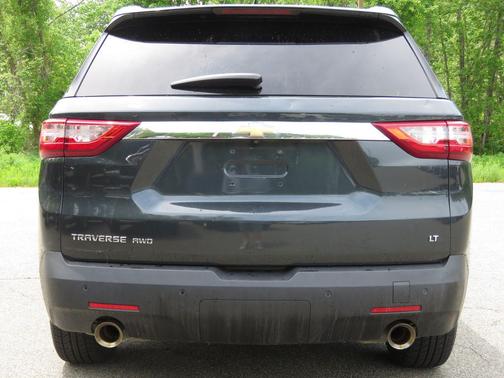 Graphite Metallic 2018 Chevrolet Traverse LT Cloth