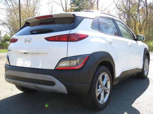 Lunar White 2023 Hyundai KONA SEL