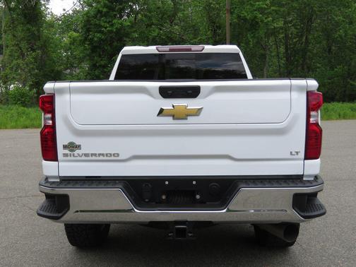 Summit White 2022 Chevrolet Silverado 2500 LT