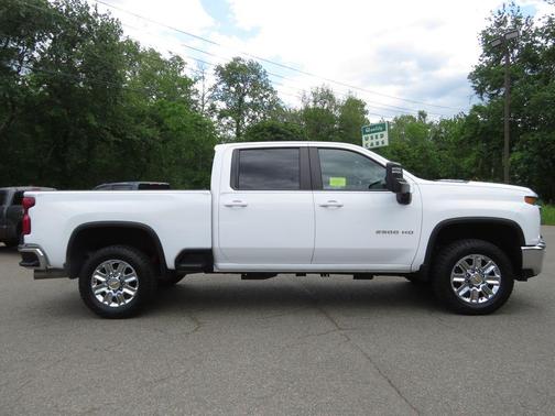 Summit White 2022 Chevrolet Silverado 2500 LT