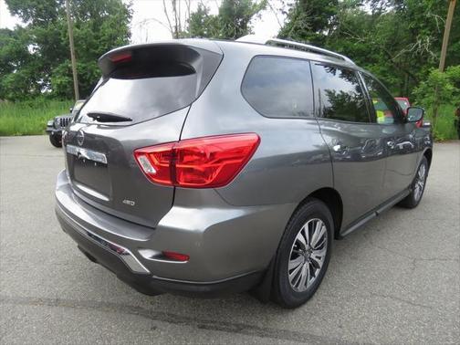 2018 Nissan Pathfinder S
