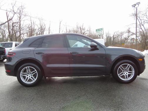 2018 Porsche Macan Base