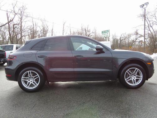 2018 Porsche Macan Base