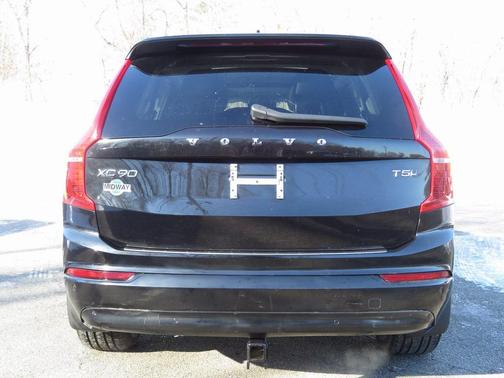 2022 Volvo XC90 T5 Momentum