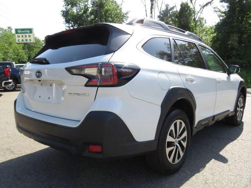 Crystal White Pearl 2023 Subaru Outback Premium
