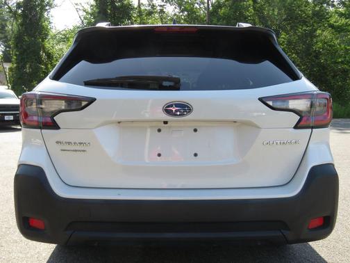 Crystal White Pearl 2023 Subaru Outback Premium