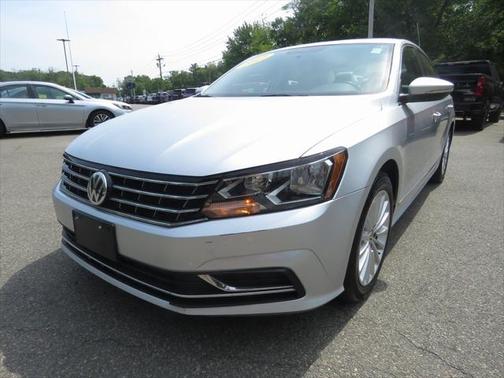 2017 Volkswagen Passat 1.8T SE