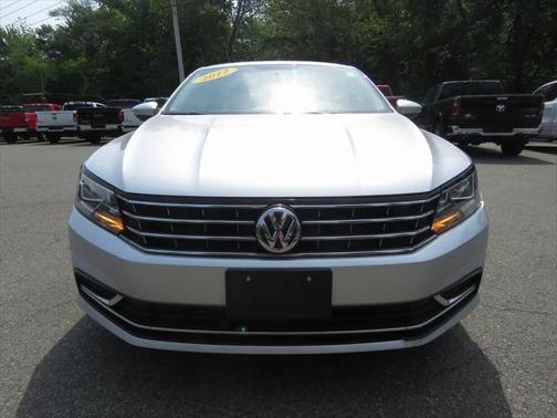 2017 Volkswagen Passat 1.8T SE