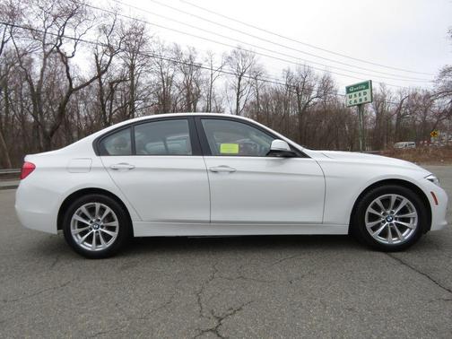 Alpine White 2018 BMW 320 i