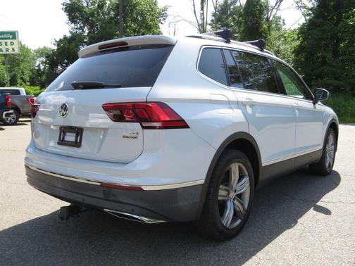 2 2018 Volkswagen Tiguan 2.0T SEL