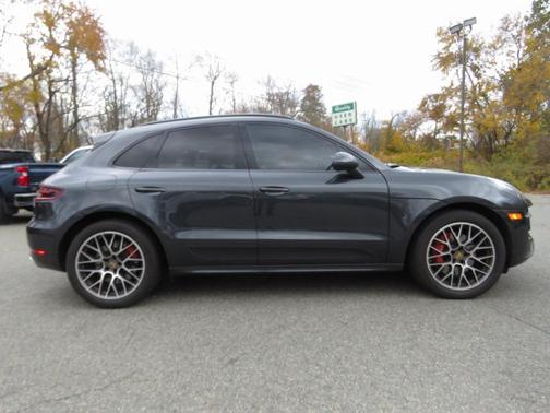 2018 Porsche Macan Turbo