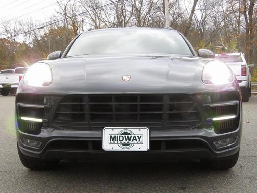 2018 Porsche Macan Turbo