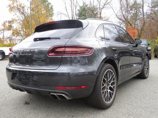 2018 Porsche Macan Turbo
